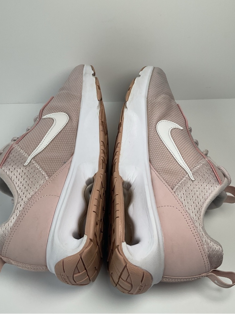 Nike Air Max Motion 2 Womens Size 10 Pink Running Shoes Sneakers - Picture 8 of 10
